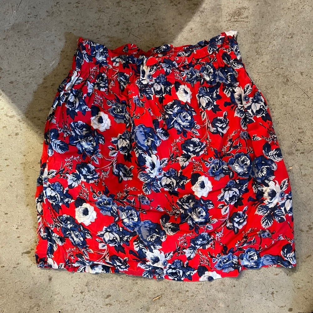 Urban Outfitters flower print skirt FITS LIKE MEDIUM